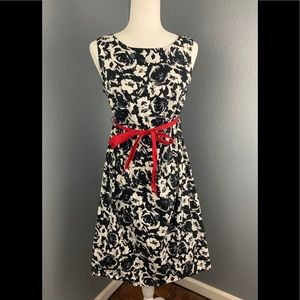 Motherhood Black & White Flower Dress size Large